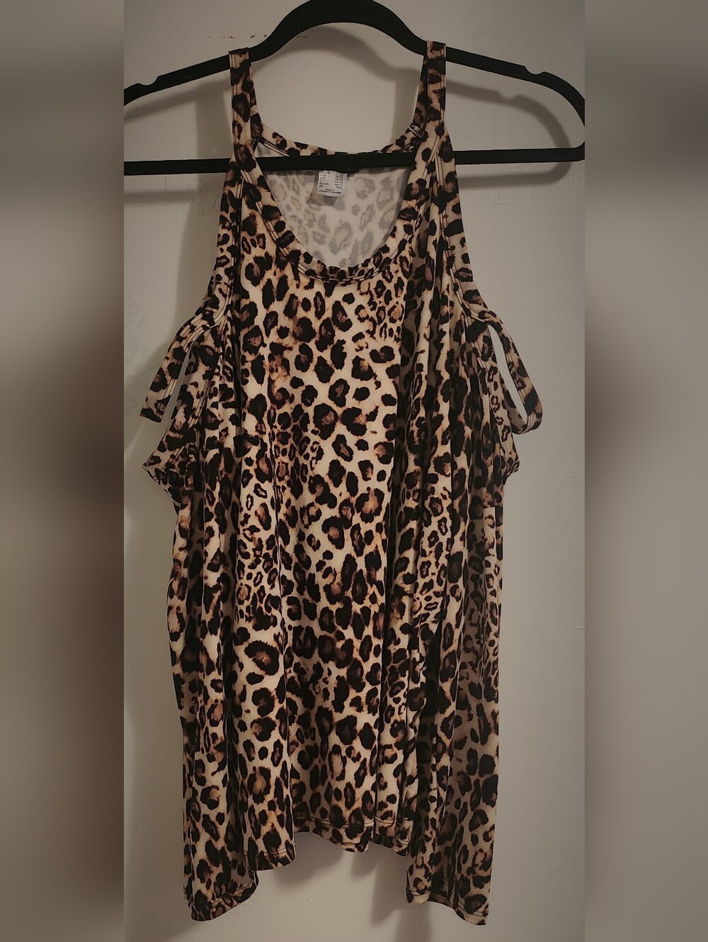 VENUS Leopard Print Cold-Shoulder Top - Tan & Black, 2X!
